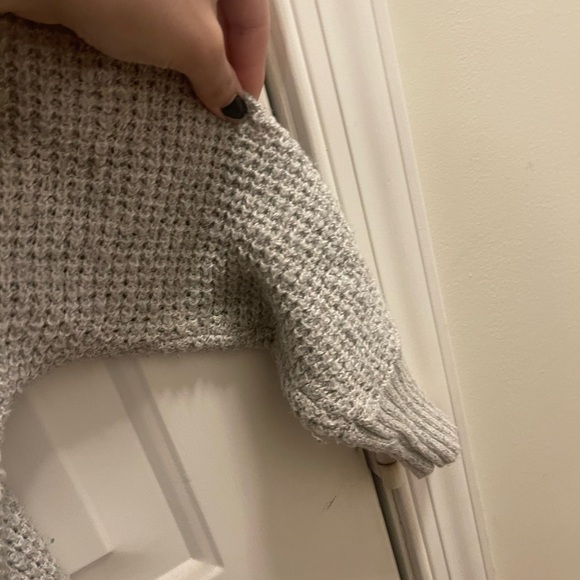 American Eagle Grey Cardigan - Picture 4 of 5